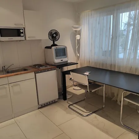 Stadtapartment Mit Balkon